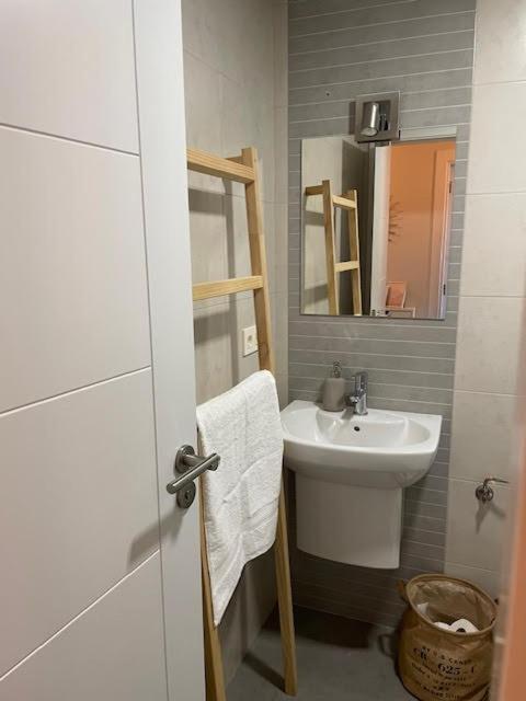 Apartamento A Un Paso De La Playa En Ares Con Piscina Y Parking Exteriör bild